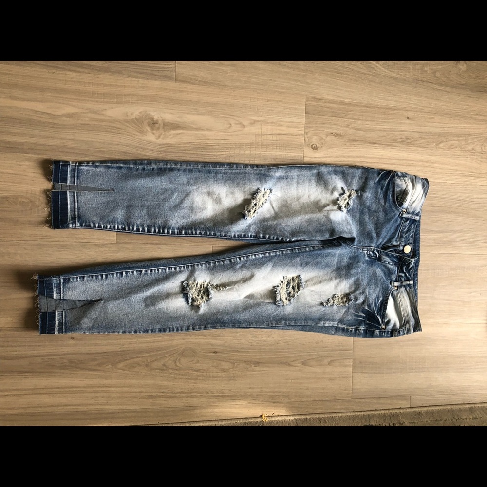 Destructed and slits in the Front